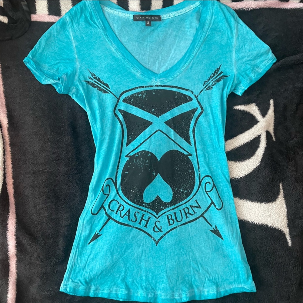 Crash and burn T-shirt size small like new